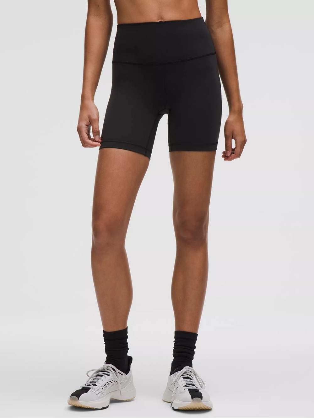 BRAND NEW LULULEMON WUNDER TRAIN SHORTS SIZE 4